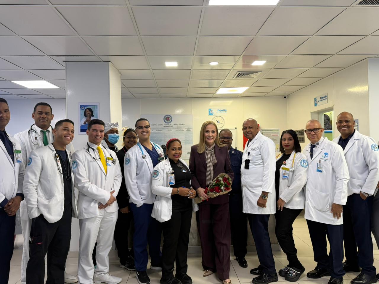Jatnna Tavárez visita HOSGEDOPOL para fortalecer vínculos institucionales
