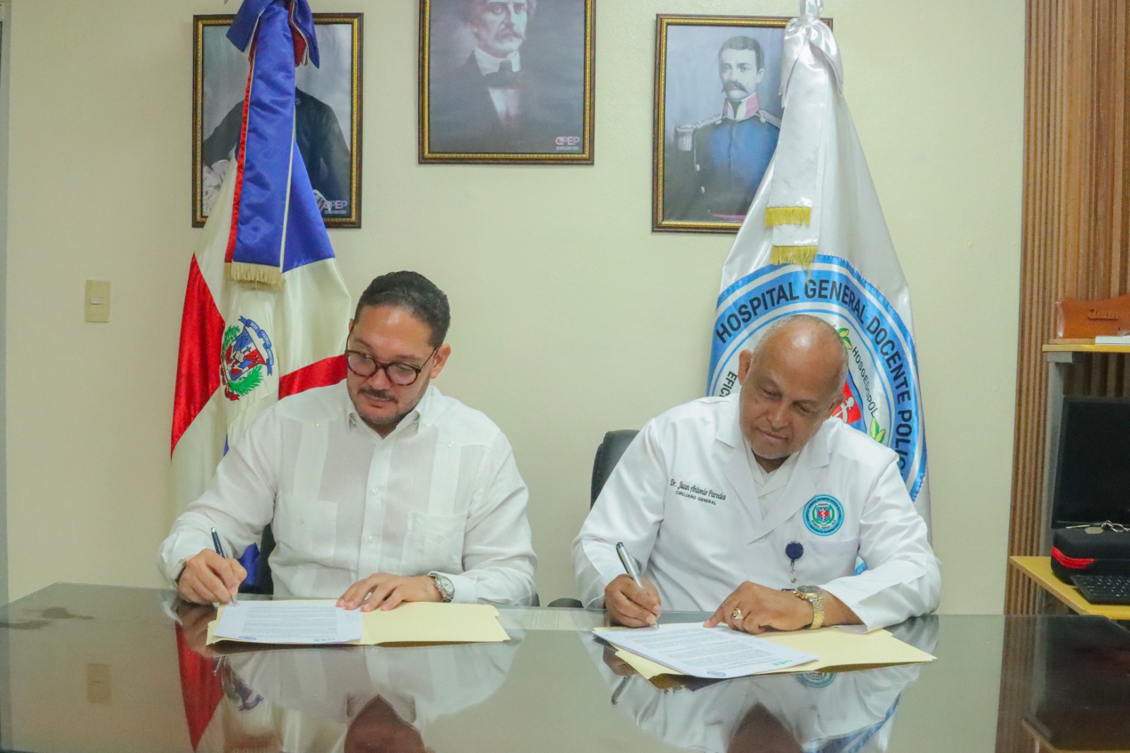 Nueva alianza entre HOSGEDOPOL y la UCE impulsará prácticas profesionales en Ortodoncia